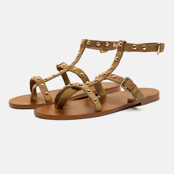 NWT. Zara Sandy Brown Studded Flat Suede Sandals. Size 6,5. - Picture 2 of 10